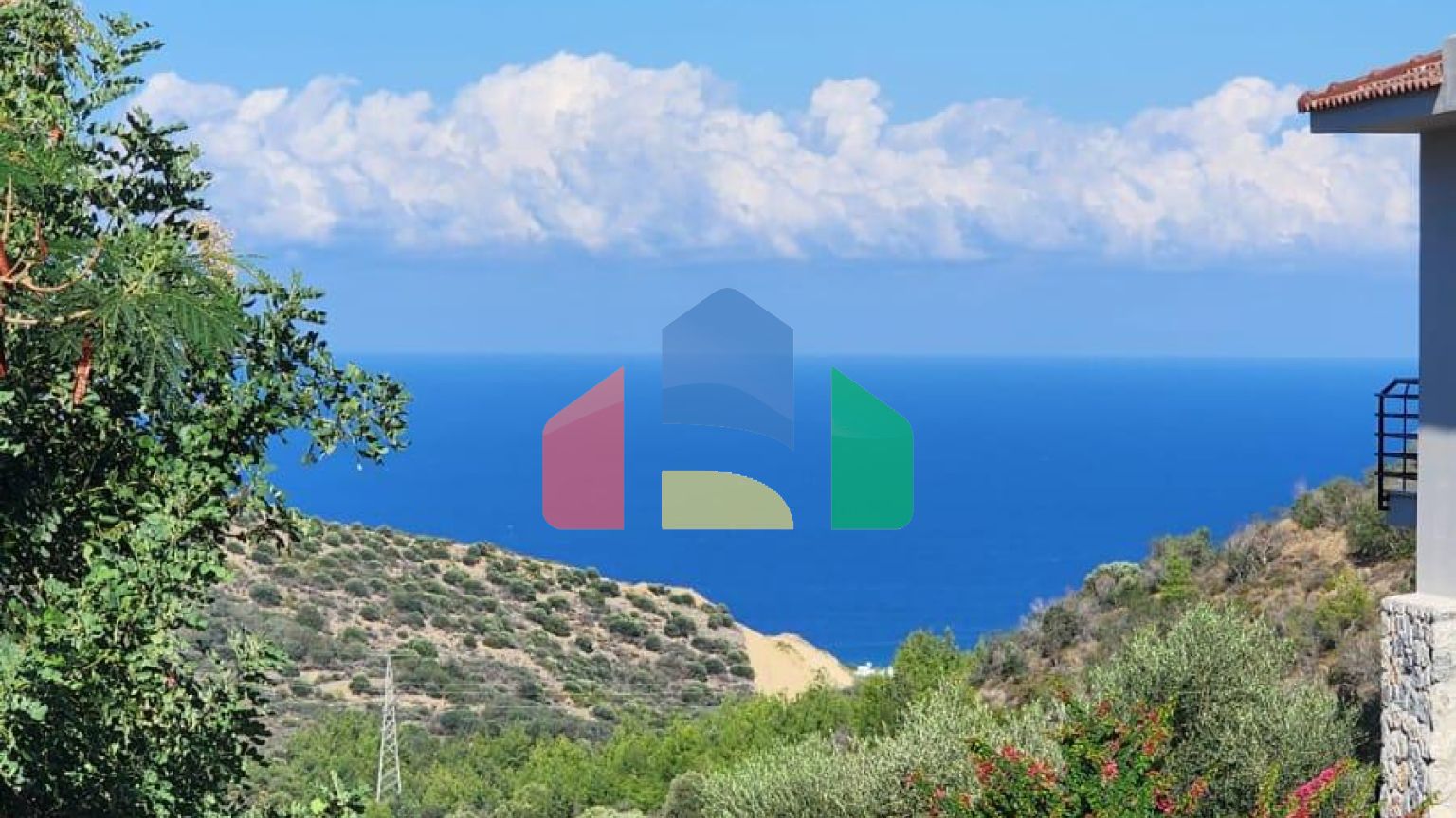 Трехкомнатная квартира 80 м2 с балконом в районе Илгаз