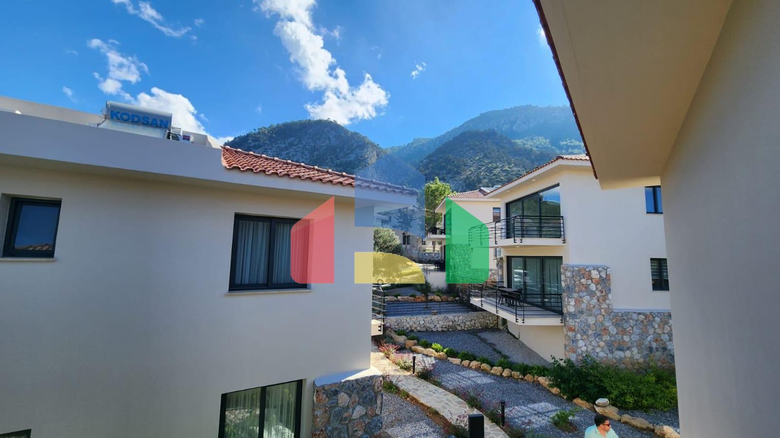 Трехкомнатная квартира 80 м2 с балконом в районе Илгаз