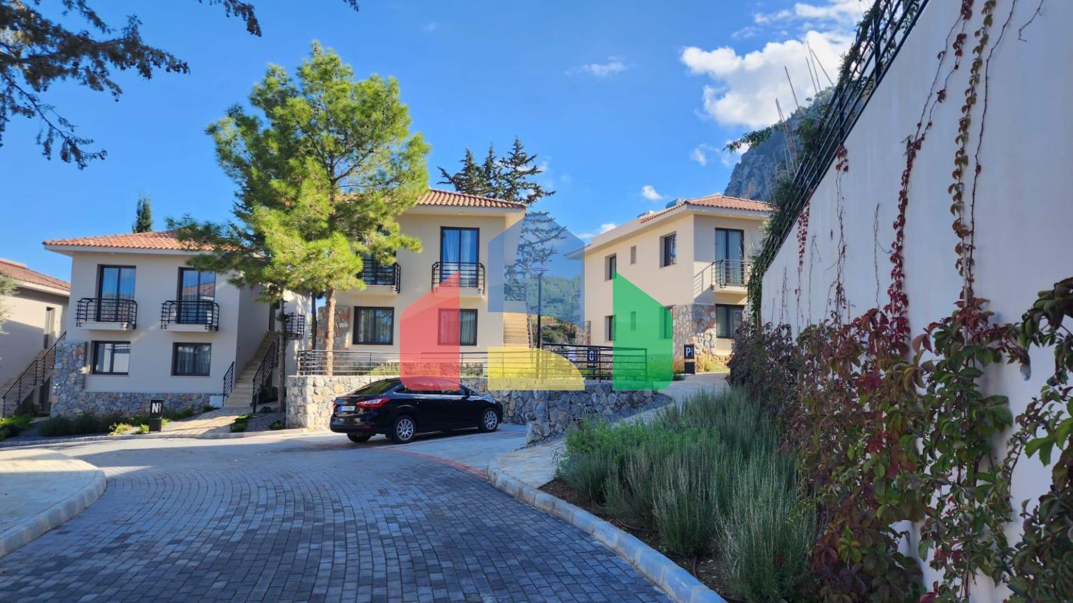 Трехкомнатная квартира 80 м2 с балконом в районе Илгаз