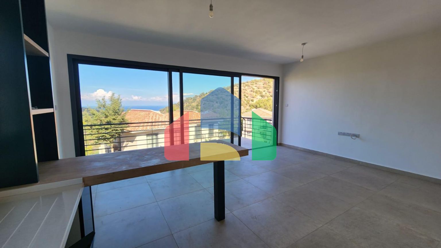 Трехкомнатная квартира 80 м2 с балконом в районе Илгаз