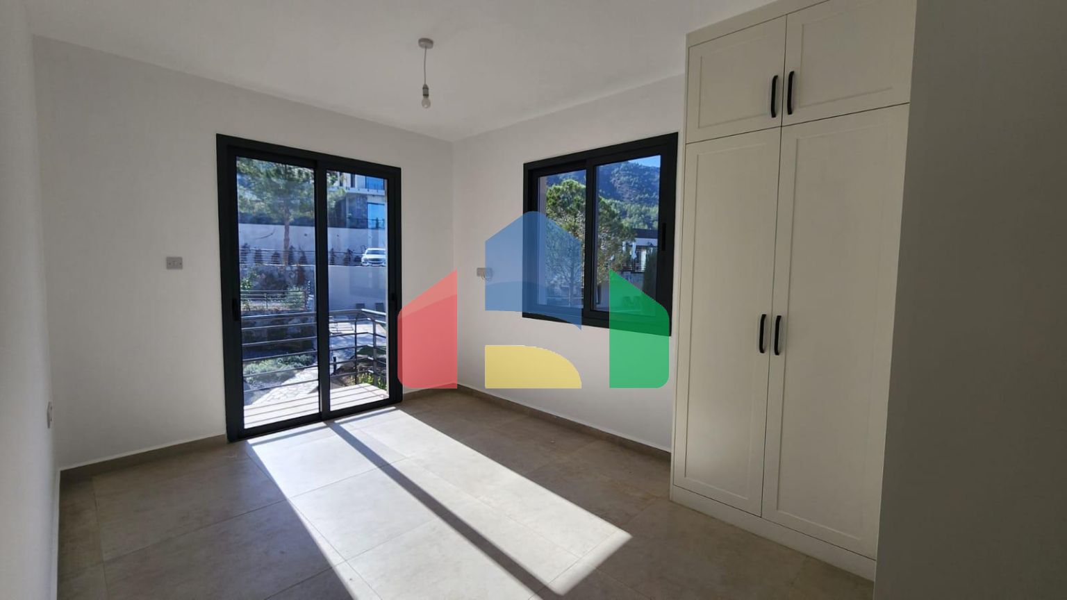 Трехкомнатная квартира 80 м2 с балконом в районе Илгаз