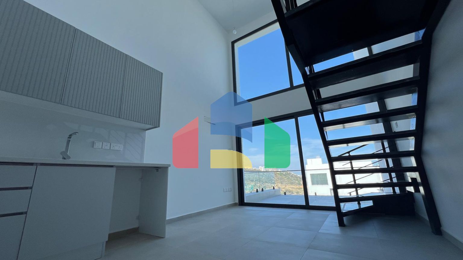 3-комнатный пентхаус loft 74 м2 с террасой на крыше 31 м2 в уютном комплексе в Эсентепе