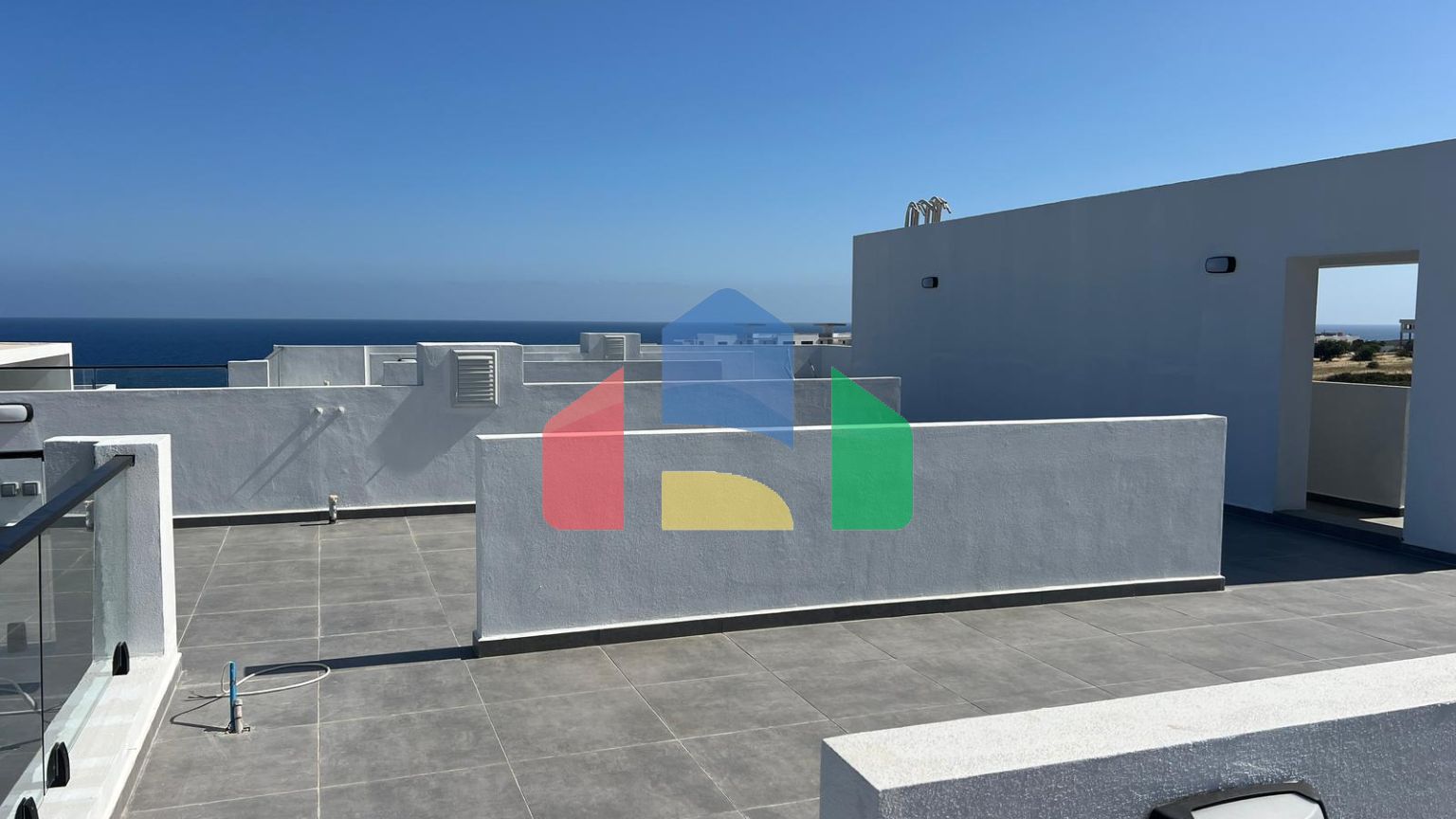 3-комнатный пентхаус loft 74 м2 с террасой на крыше 31 м2 в уютном комплексе в Эсентепе