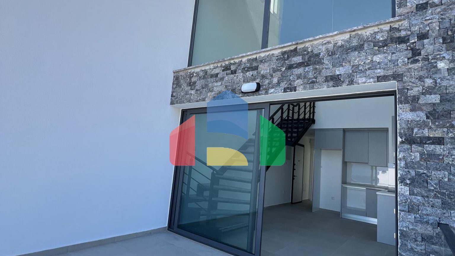 3-комнатный пентхаус loft 74 м2 с террасой на крыше 31 м2 в уютном комплексе в Эсентепе