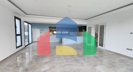 Современная вилла 3+1 (170 м2) рядом с морем  в Алсанджаке