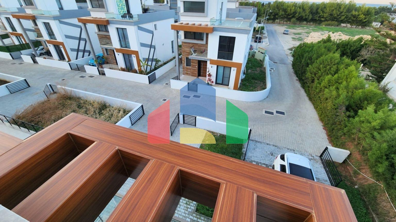 Современная вилла 3+1 (170 м2) рядом с морем  в Алсанджаке