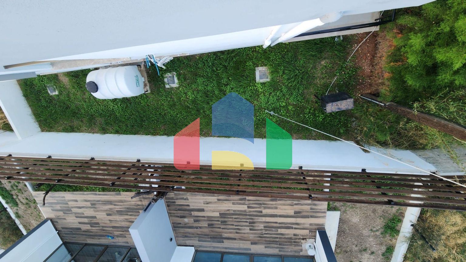 Современная вилла 3+1 (170 м2) рядом с морем  в Алсанджаке