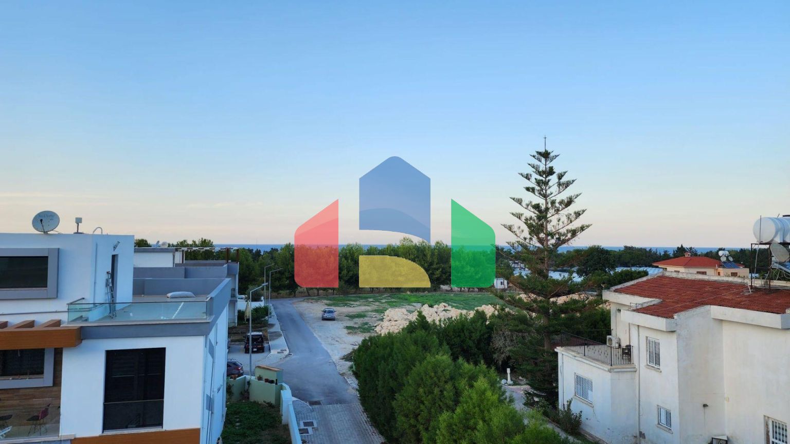 Современная вилла 3+1 (170 м2) рядом с морем  в Алсанджаке