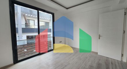 Современная вилла 3+1 (170 м2) рядом с морем  в Алсанджаке