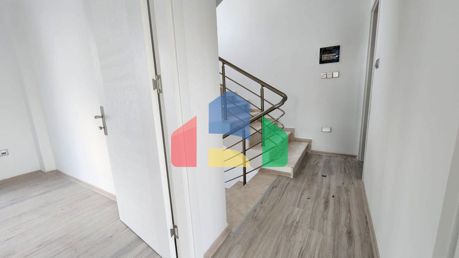 Современная вилла 3+1 (170 м2) рядом с морем  в Алсанджаке