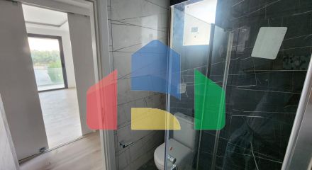 Современная вилла 3+1 (170 м2) рядом с морем  в Алсанджаке