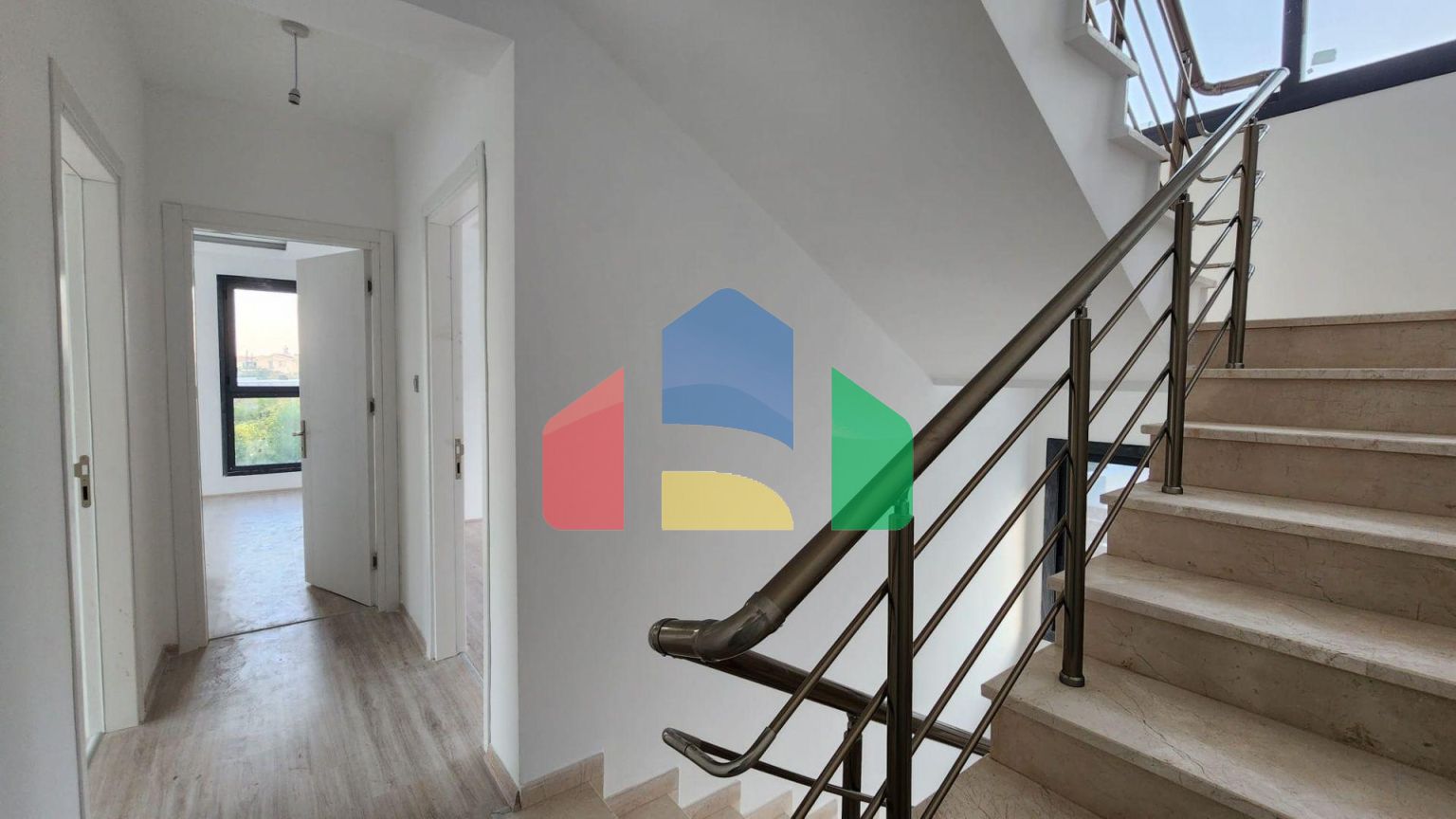 Современная вилла 3+1 (170 м2) рядом с морем  в Алсанджаке