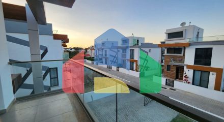 Современная вилла 3+1 (170 м2) рядом с морем  в Алсанджаке