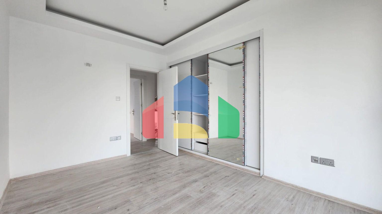 Современная вилла 3+1 (170 м2) рядом с морем  в Алсанджаке