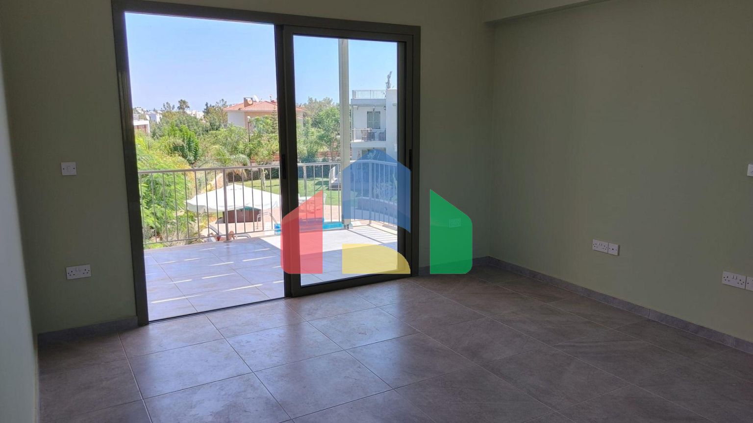 3-комнатные апартаменты 74м2 с техникой