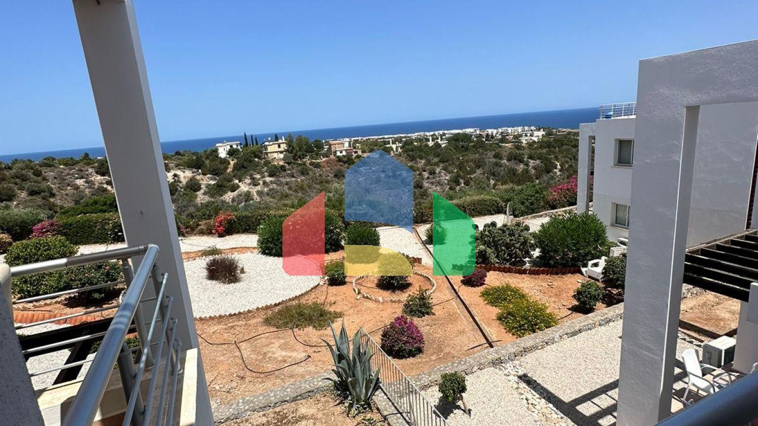 3-комнатные апартаменты 64м2 с террасой на крыше 70м2