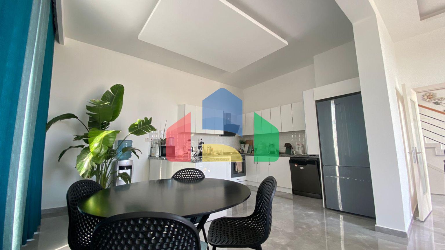 3-комнатная вилла 138 м2 с террасой на крыше