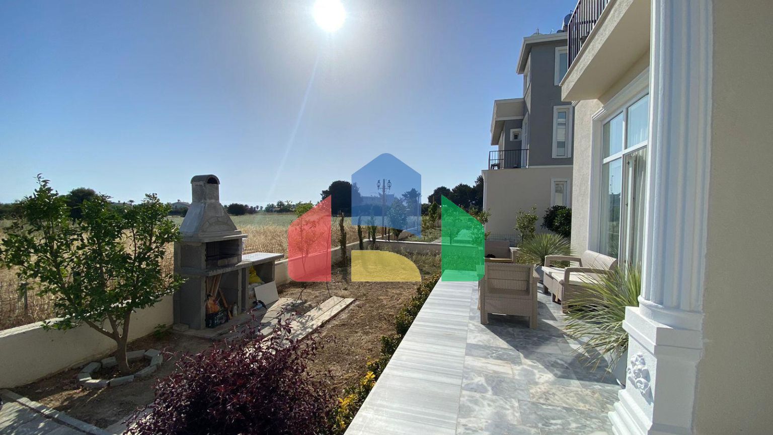 3-комнатная вилла 138 м2 с террасой на крыше