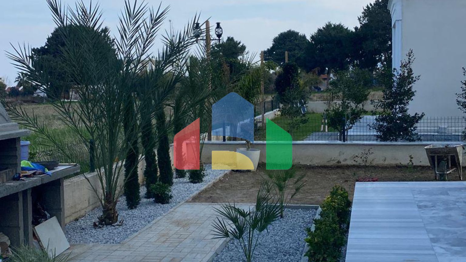 3-комнатная вилла 138 м2 с террасой на крыше