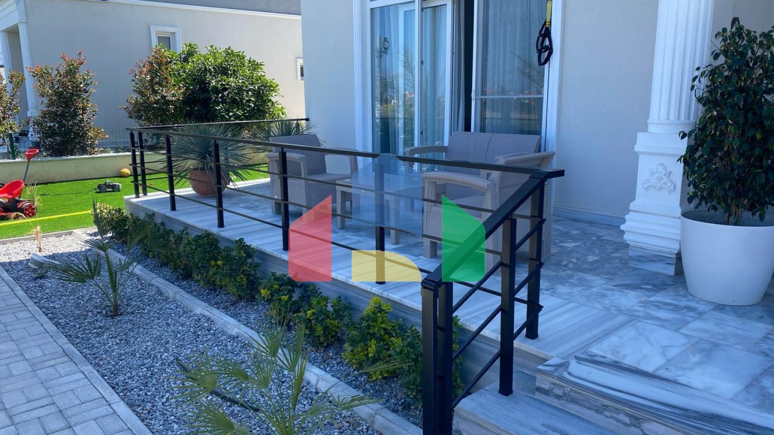 3-комнатная вилла 138 м2 с террасой на крыше