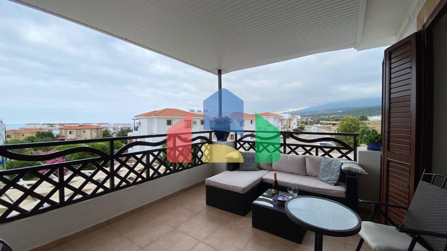 3-комнатные апартаменты с террасой общей площадью 105м2