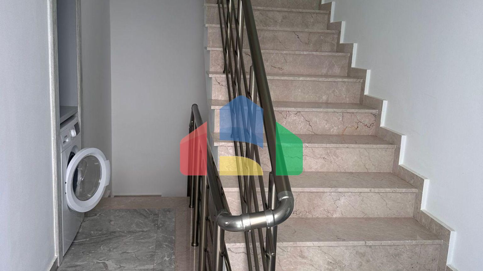 4-комнатный таунхаус 140м2 у пляжа 