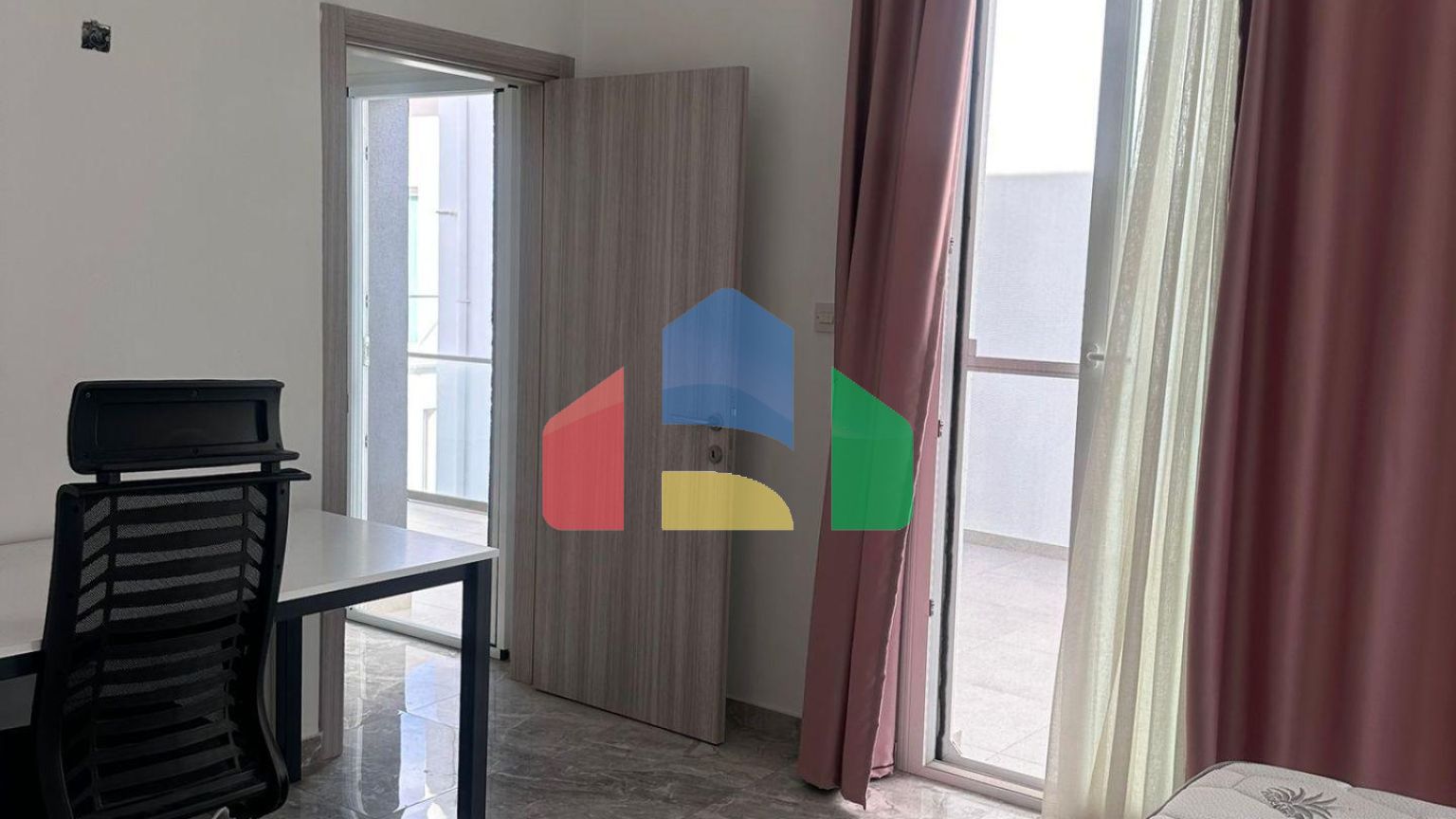 4-комнатный таунхаус 140м2 у пляжа 