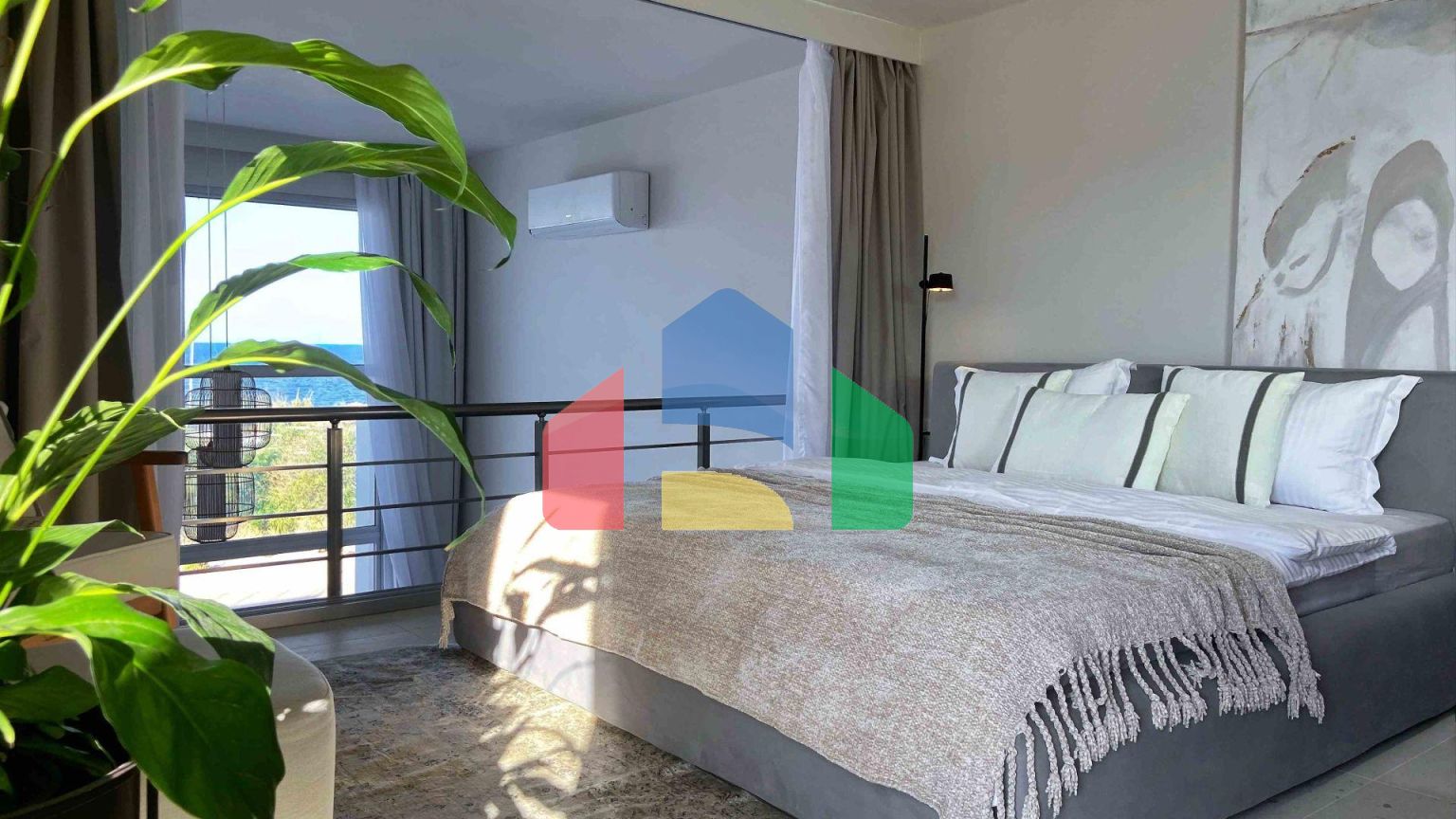 3-комнатный пентхаус 218 м2 на первой береговой линии