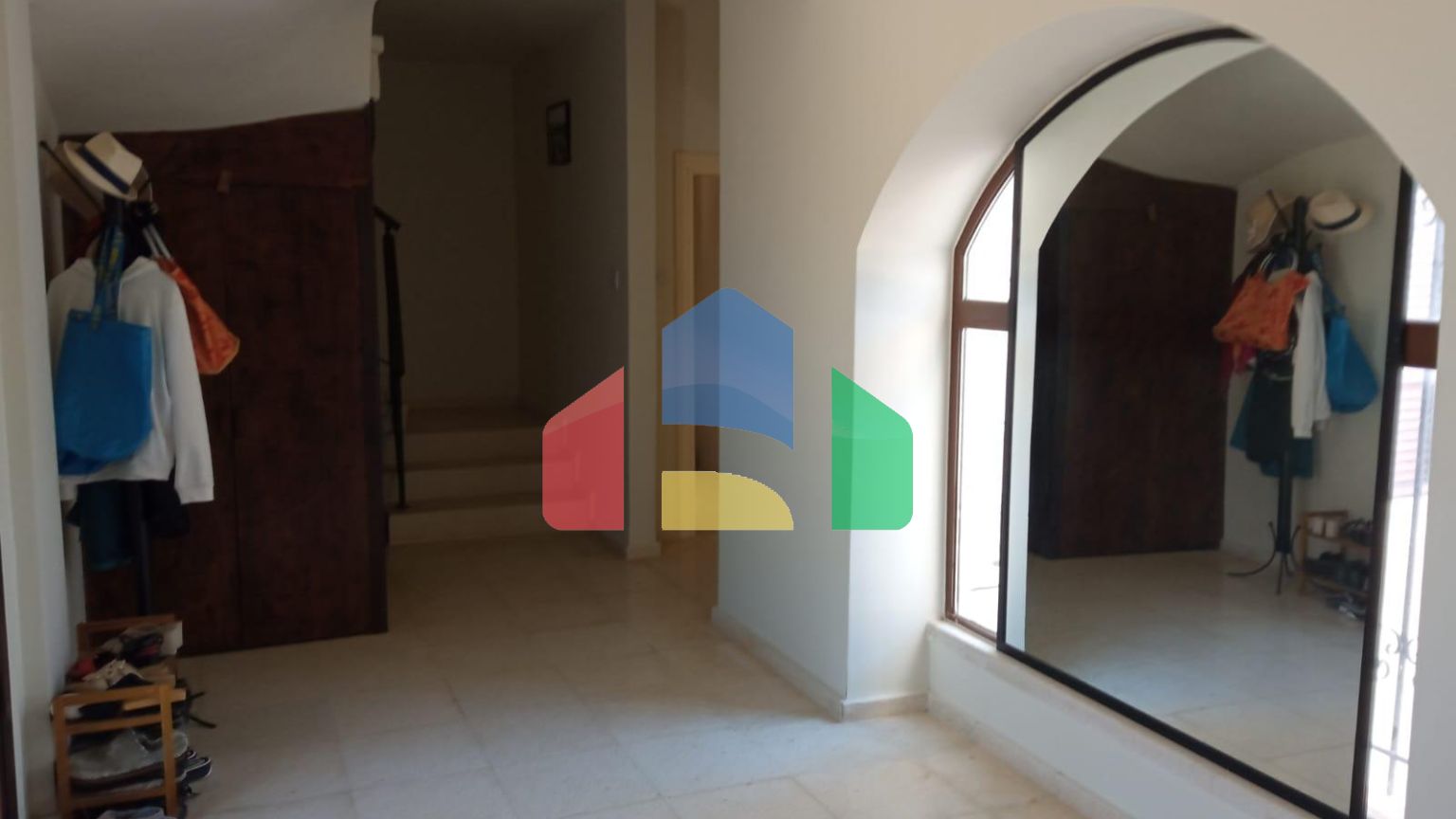 4-комнатная вилла 237 м2 у подножия гор