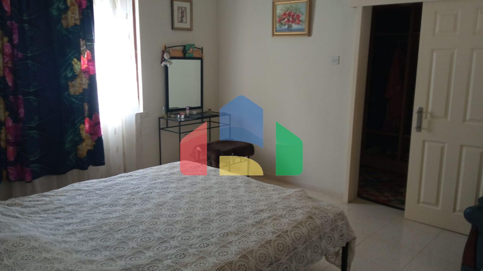 4-комнатная вилла 237 м2 у подножия гор