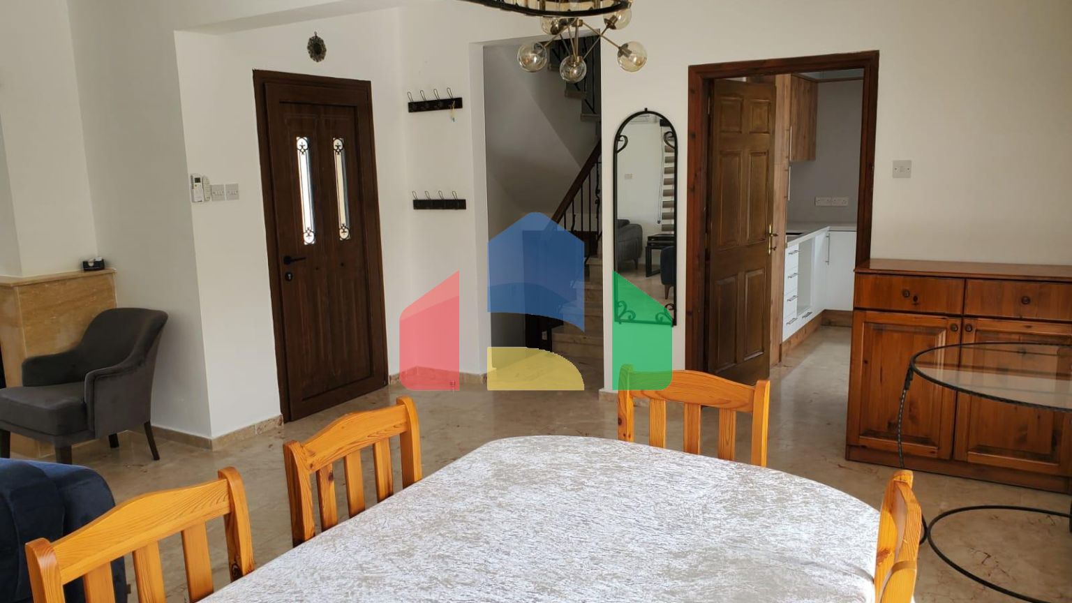 4-комнатная вилла 190м2 с бассейном