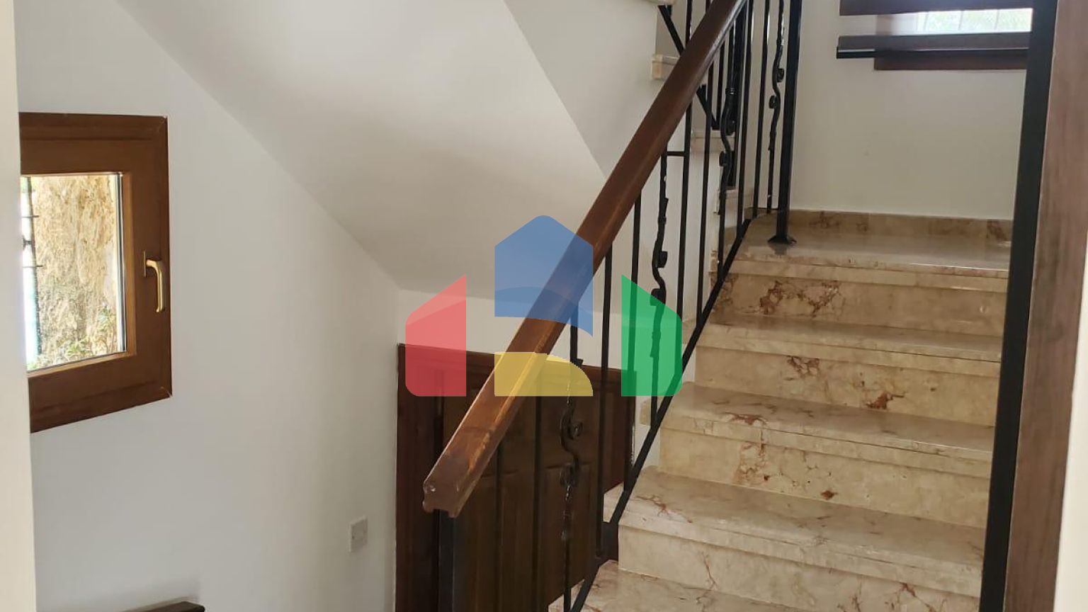 4-комнатная вилла 190м2 с бассейном