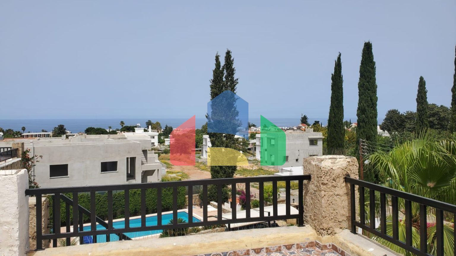 4-комнатная вилла 190м2 с бассейном