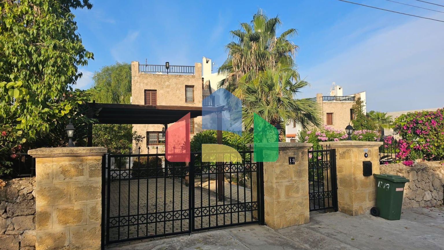 4-комнатная вилла 190м2 с бассейном