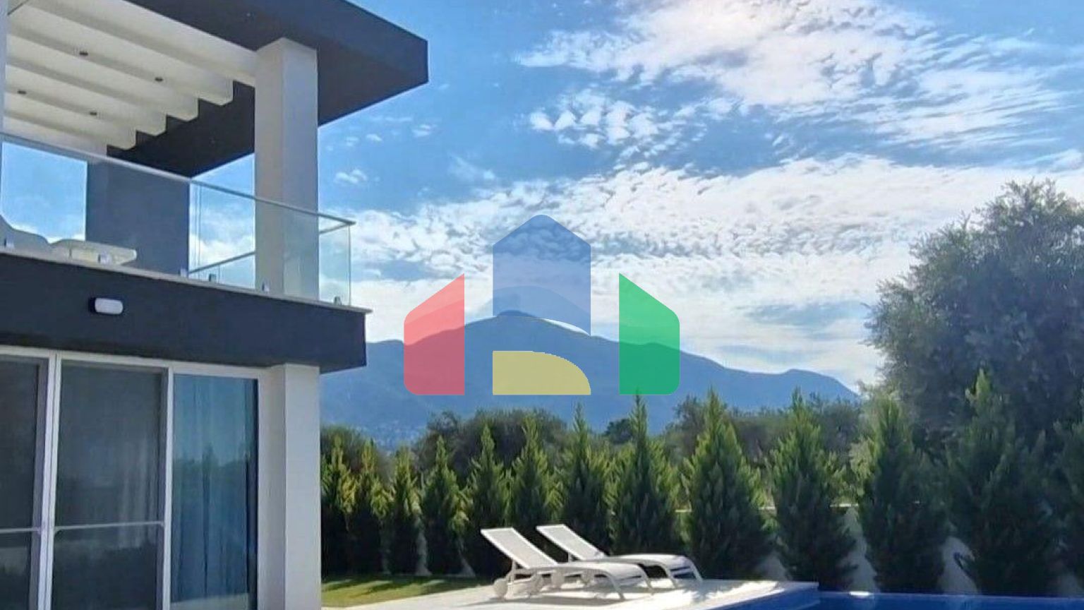 5-комнатнатная вилла 200 м2 с бассейном