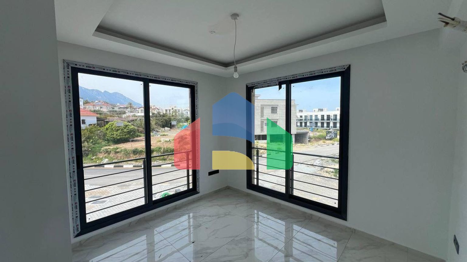 3-комнатные апартаменты 69м2 с террасой в Алсанджаке