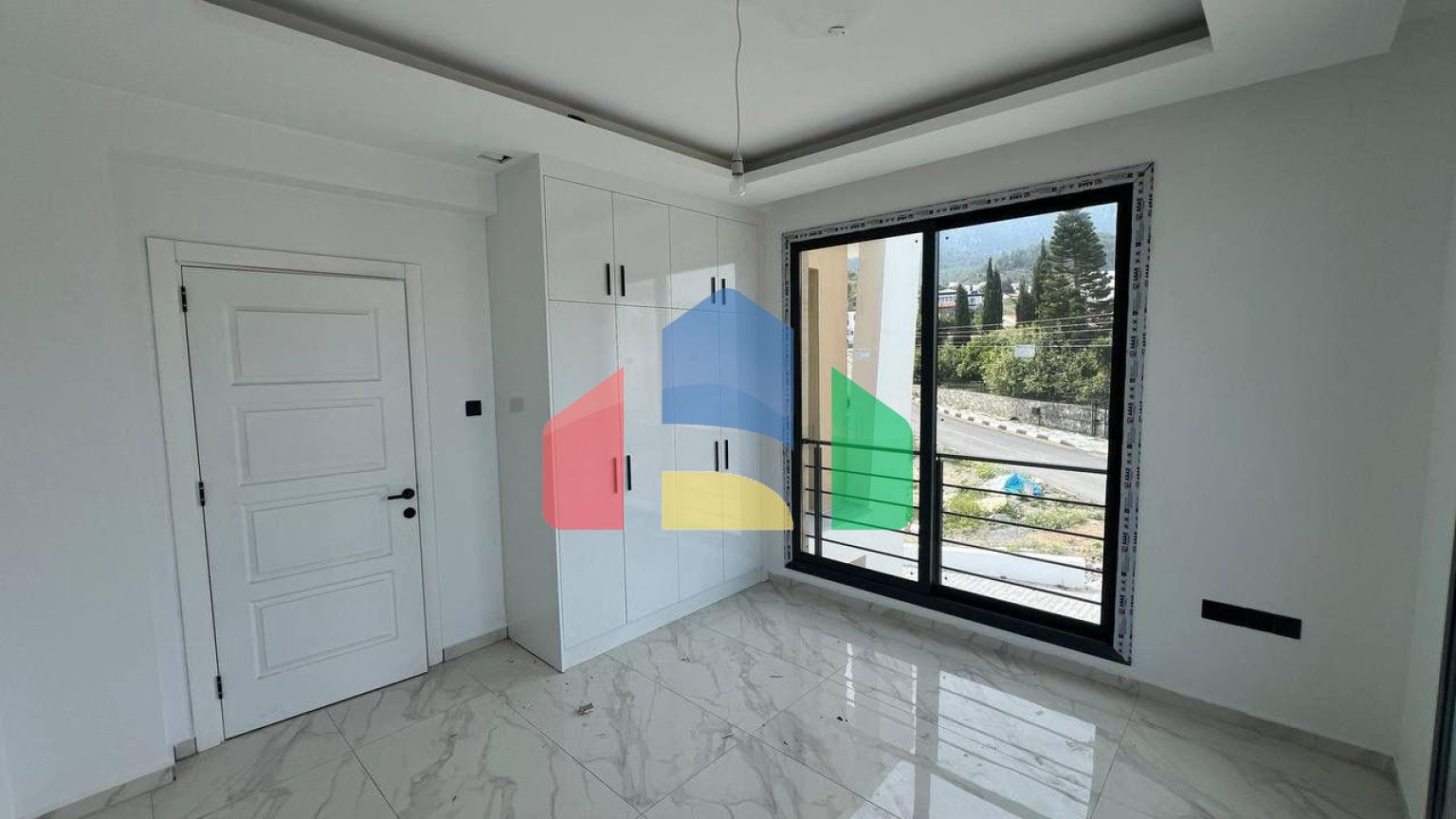 3-комнатные апартаменты 69м2 с террасой в Алсанджаке