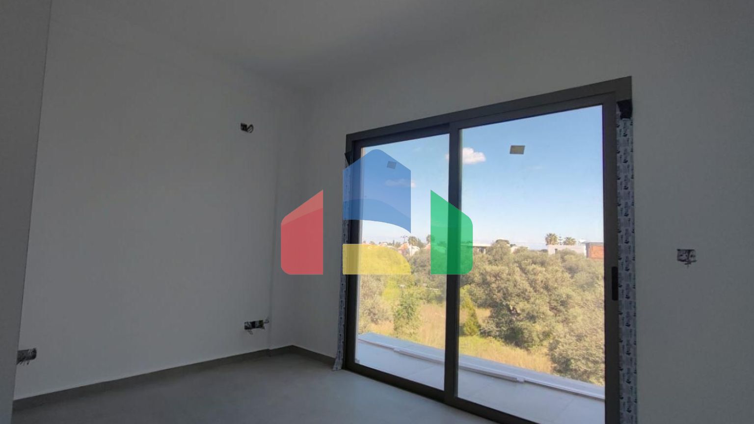 4-комнатная вилла 165 м2 с террасой на крыше