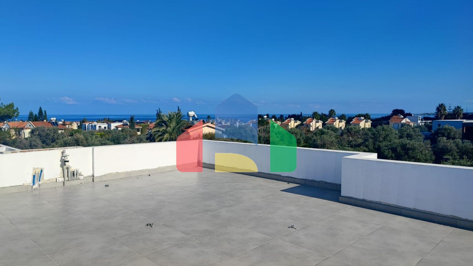 4-комнатная вилла 165 м2 с террасой на крыше