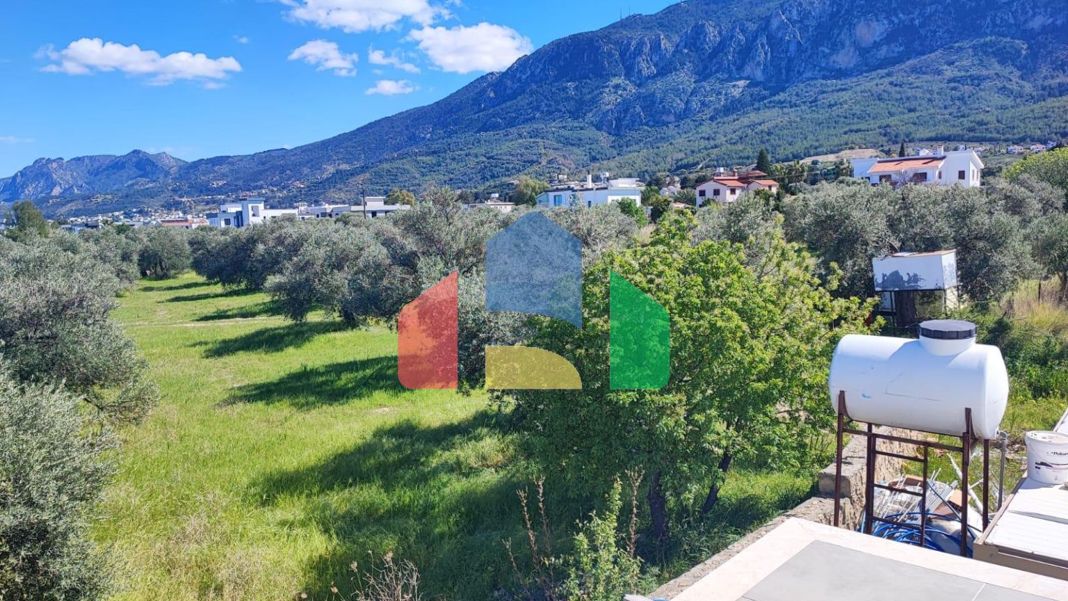 4-комнатная вилла 165 м2 с террасой на крыше