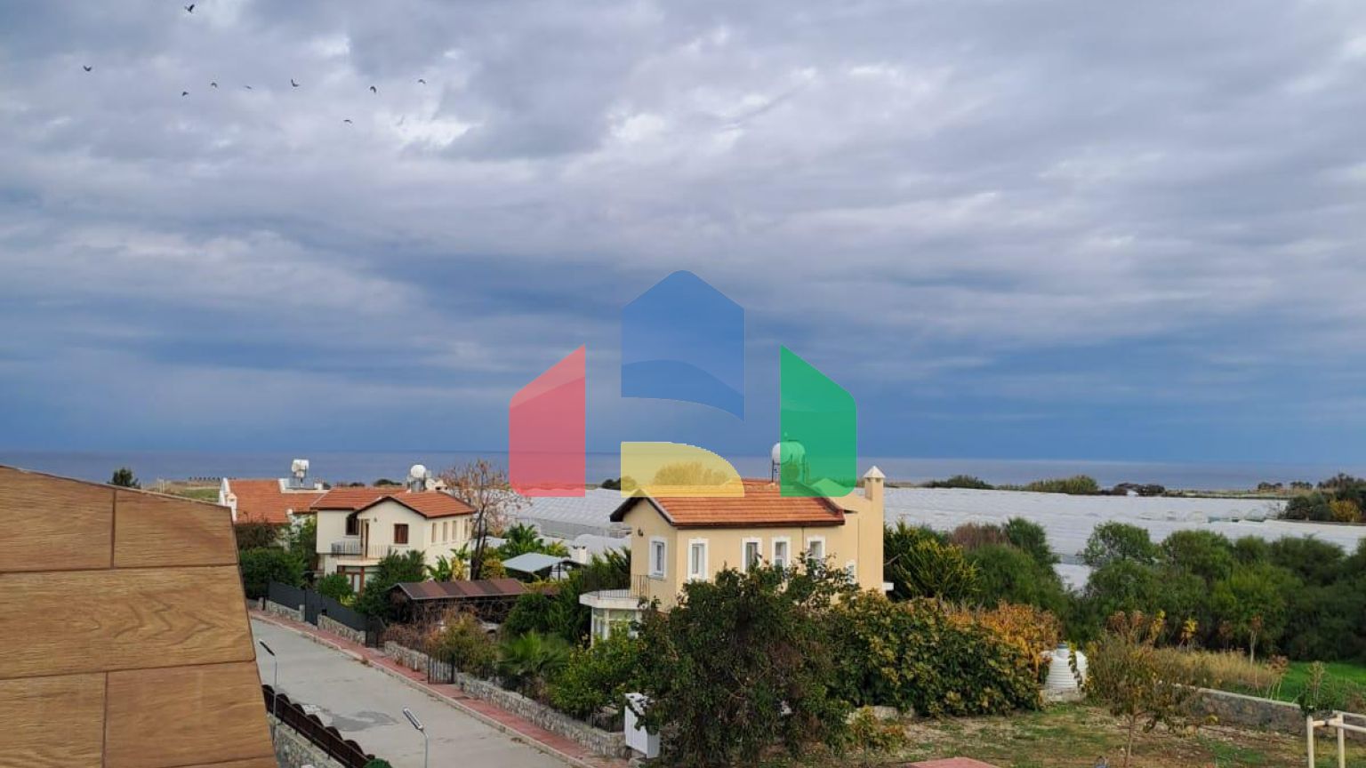 3-комнатные апартаменты loft 140 м2 с большой террасой 38 м2 в уютном комплексе