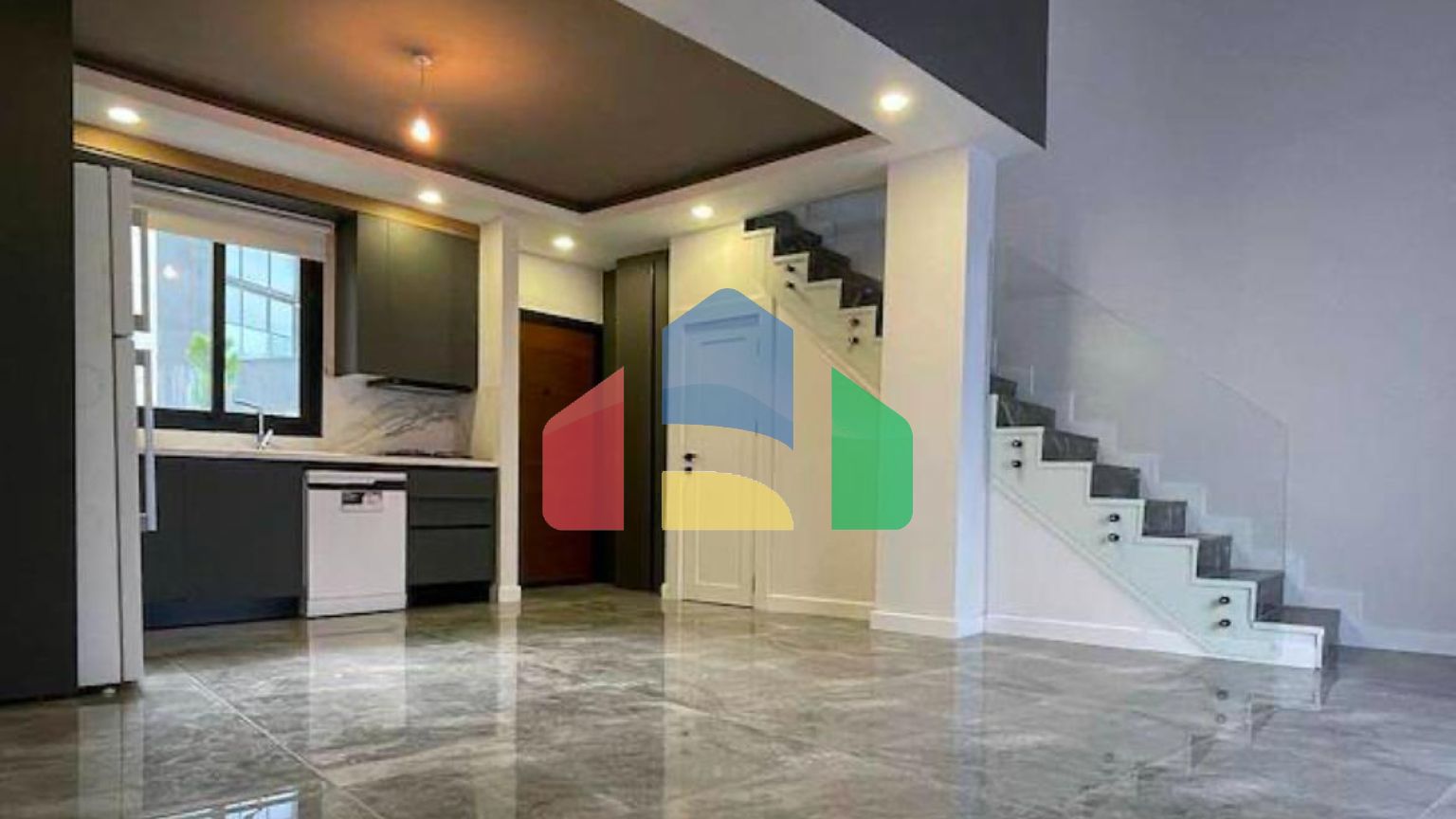 2-комнатные апартаменты loft 65м2 в 100 метрах от моря