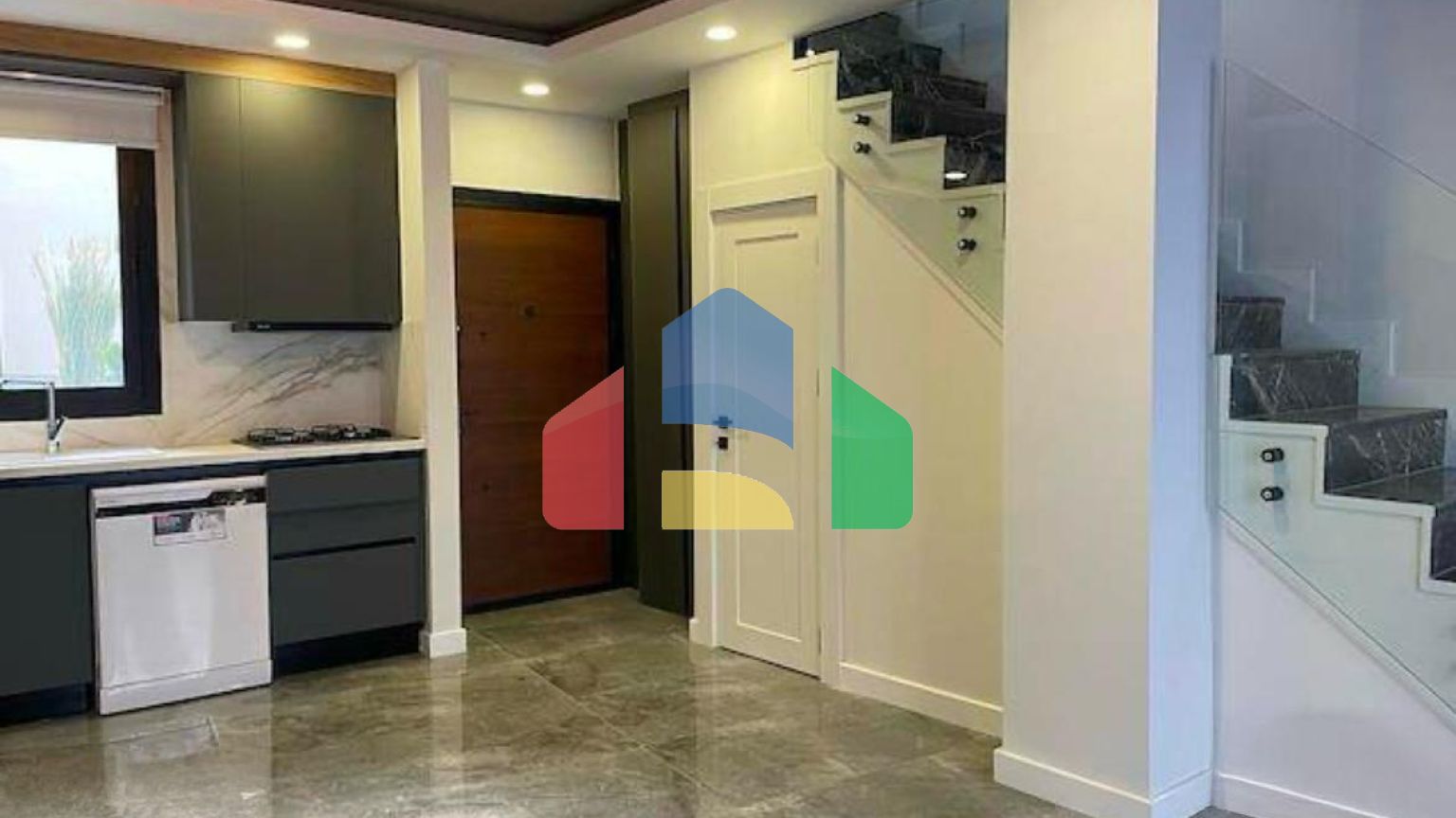 2-комнатные апартаменты loft 65м2 в 100 метрах от моря