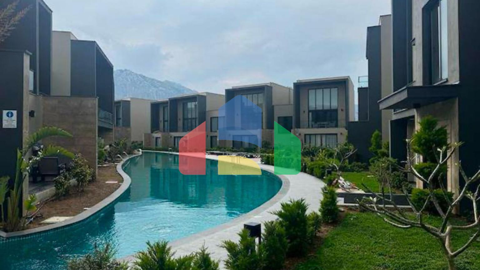 2-комнатные апартаменты loft 65м2 в 100 метрах от моря