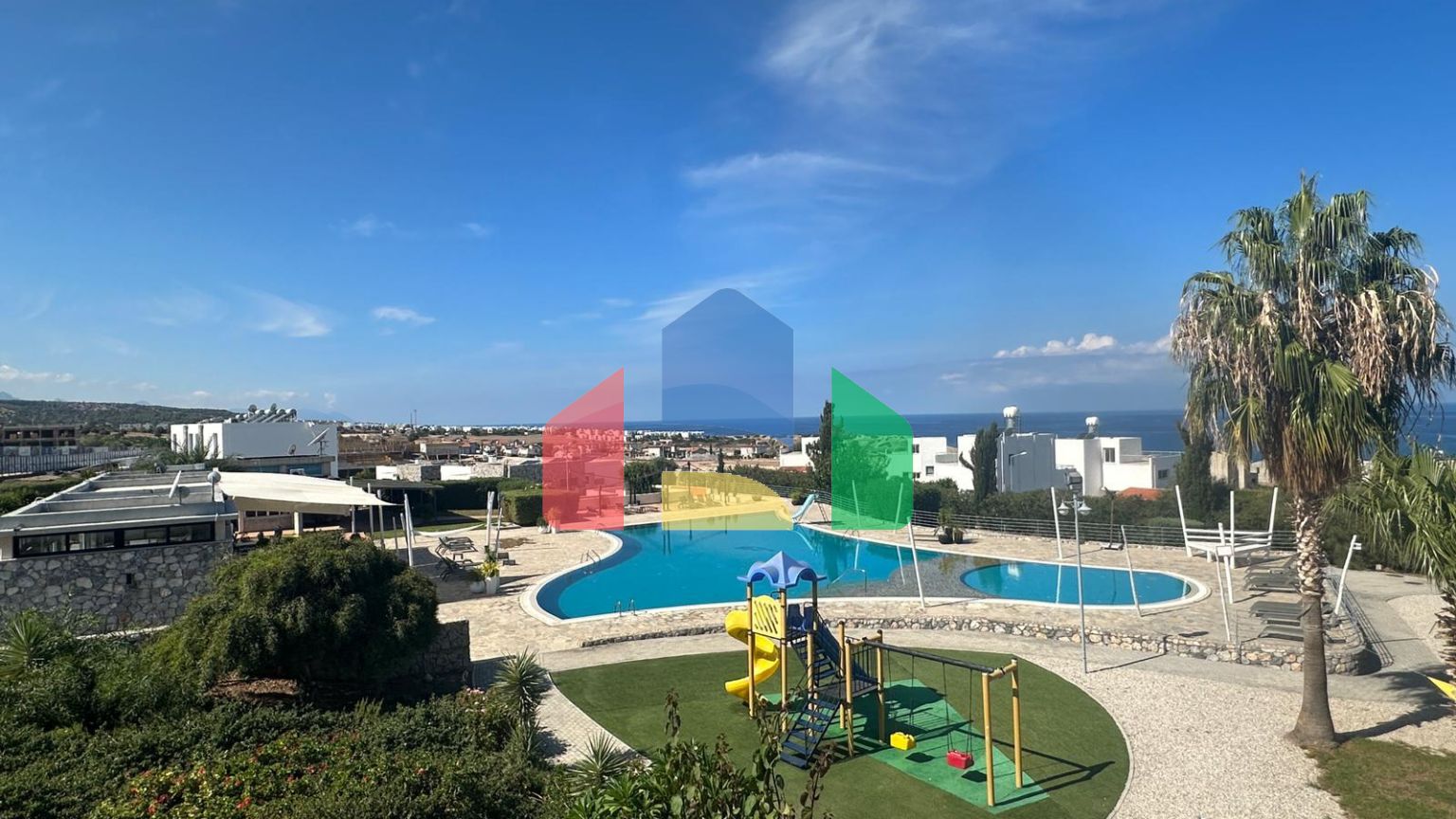 3-комнатный пентхаус 70 м2 с террасой на крыше 40 м2 на первой береговой линии