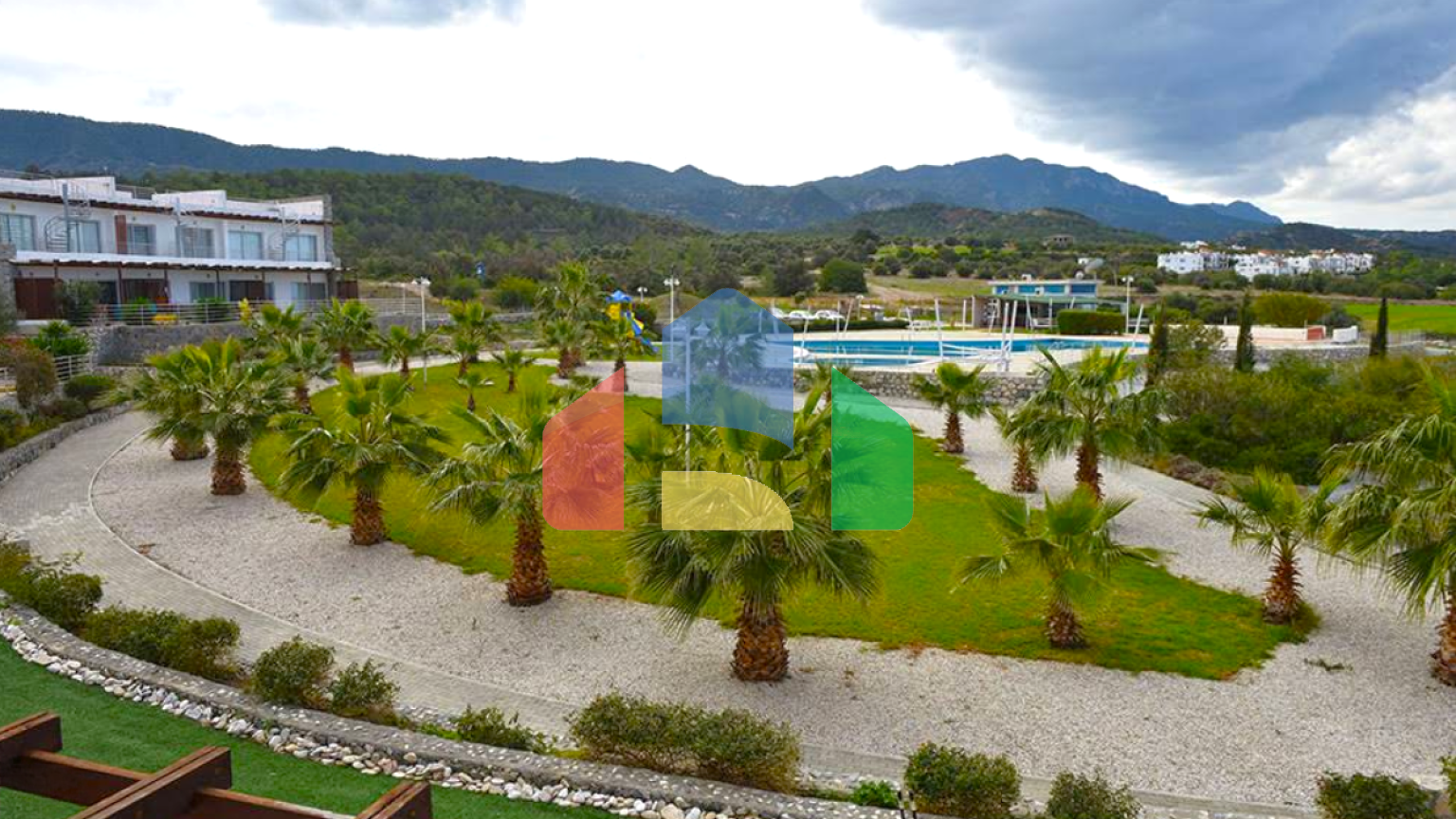 3-комнатный пентхаус 70 м2 с террасой на крыше 40 м2 на первой береговой линии