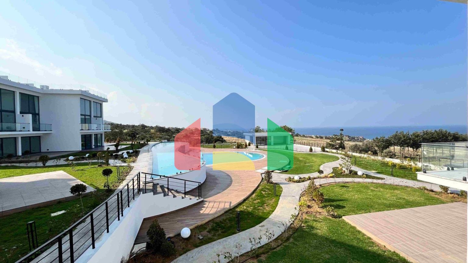 3-комнатный loft пентхаус 71 м2 с террасой на крыше 35 м2 в 350 метрах от моря 