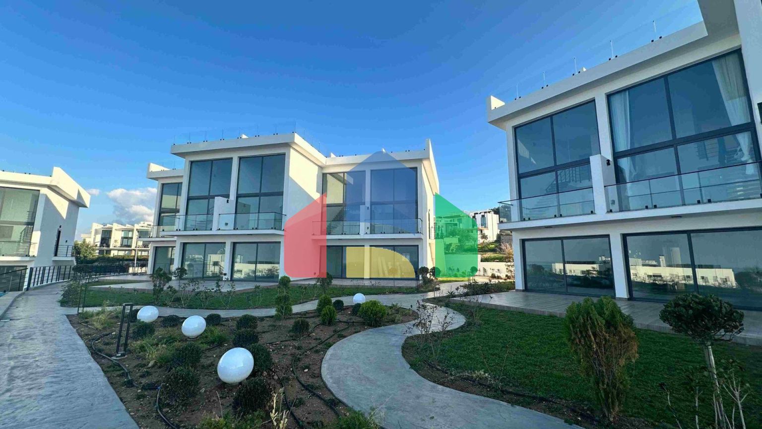 3-комнатный loft пентхаус 71 м2 с террасой на крыше 35 м2 в 350 метрах от моря 