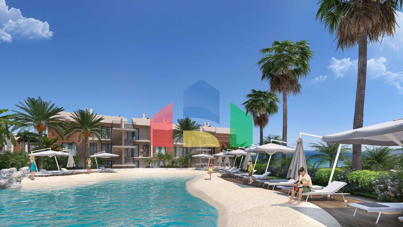 Студия-пентхаус 43 м2 с террасой на крыше в роскошном комплексе у моря