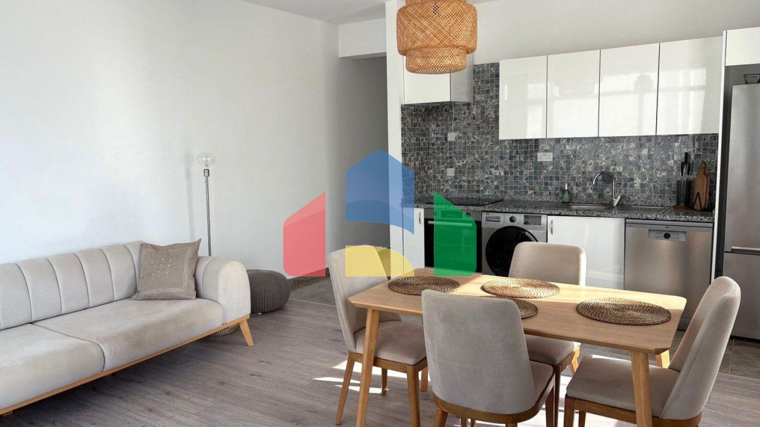 3-комнатные апартаменты 80 м2 в 5 минутах от пляжа